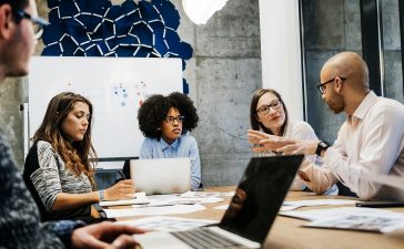 Deux heures de réunion par jour, la dose maximum tolérée par les salariés