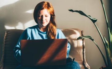 Dans une annonce d'emploi, certaines formulations ou l'opacité sur certains points (salaire, étapes du recrutement…) peuvent être mauvais signe. Quand faut-il être sur vos gardes ? Voire passer votre chemin ? Trois experts des ressources humaines répondent.